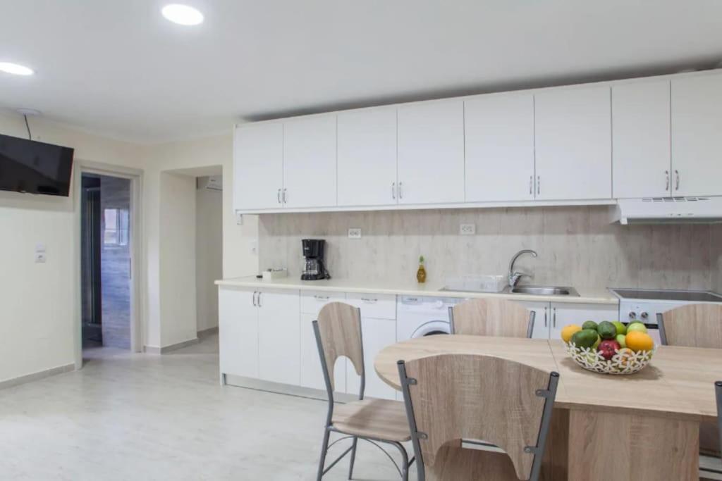 Newly Reconstructed Flat 107Sqm! Apartment Chania  Exterior photo
