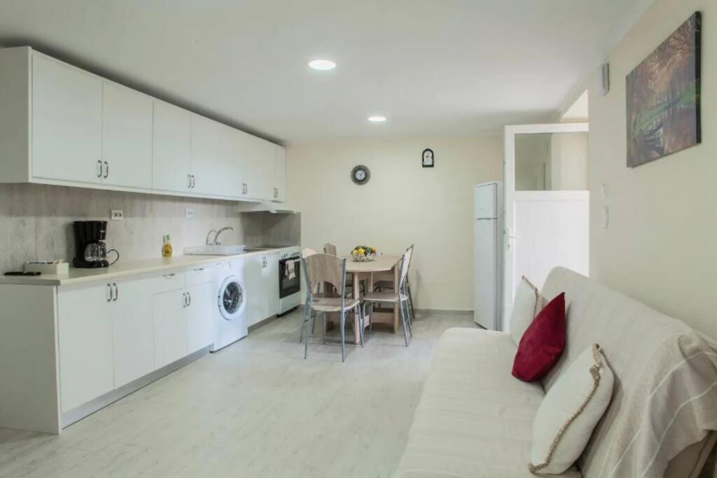 Newly Reconstructed Flat 107Sqm! Apartment Chania  Exterior photo