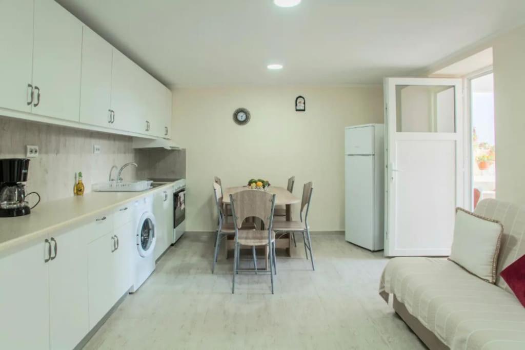 Newly Reconstructed Flat 107Sqm! Apartment Chania  Exterior photo